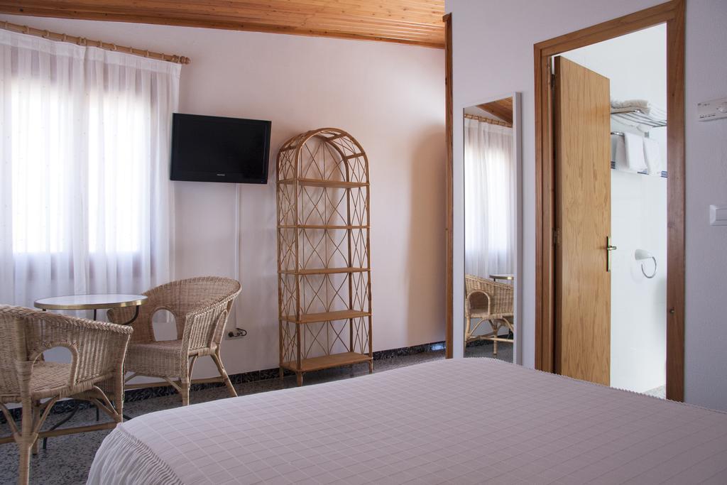 Hostal La Florida Llança Pokoj fotografie